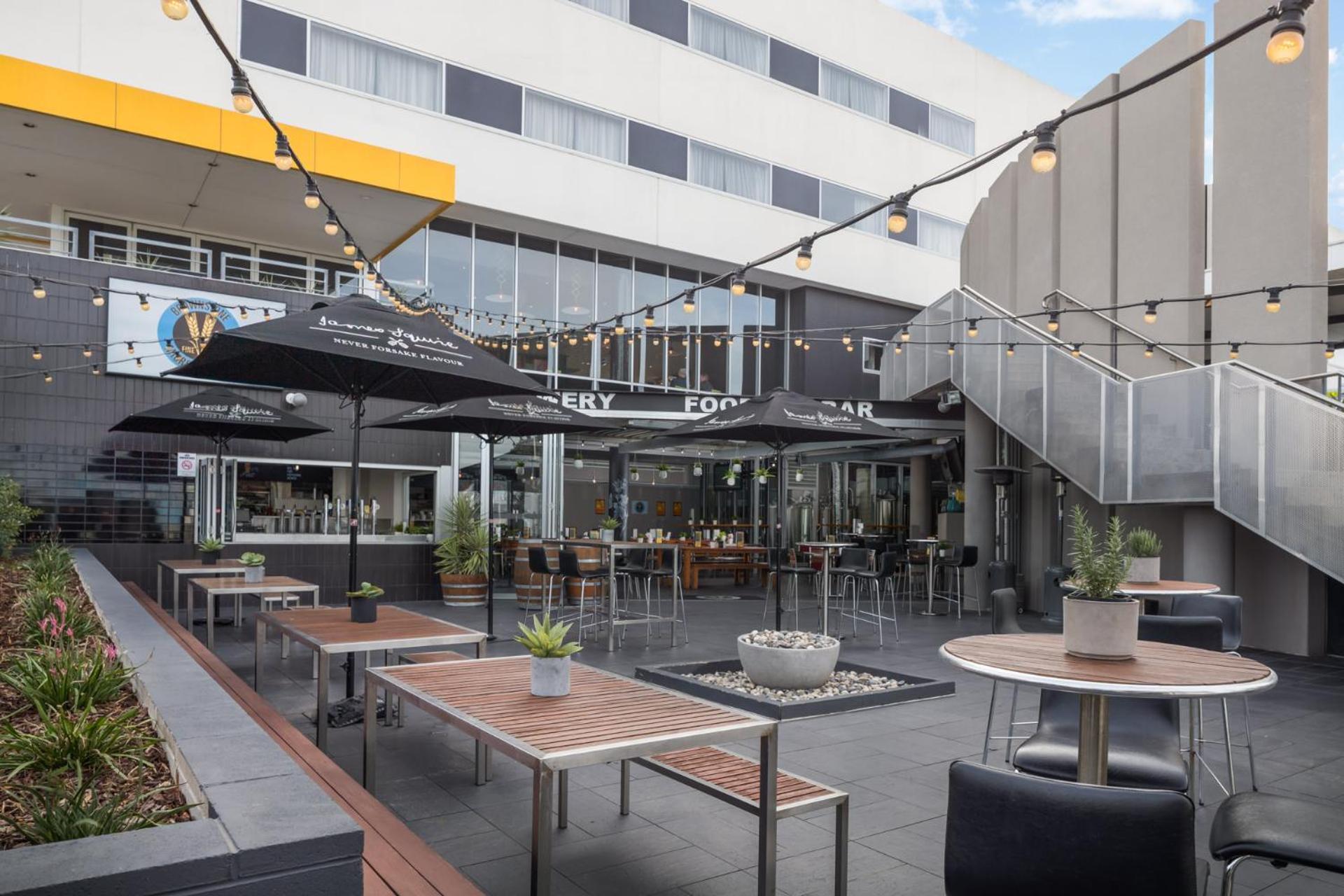 Atura Dandenong Hotel Doveton Exterior photo