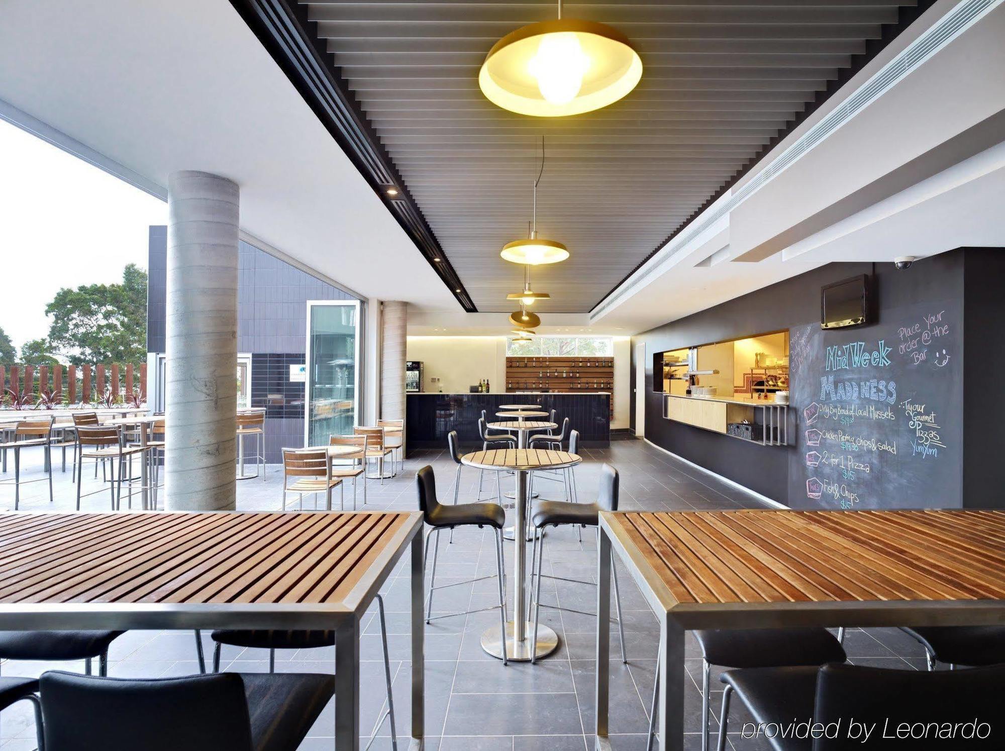 Atura Dandenong Hotel Doveton Exterior photo